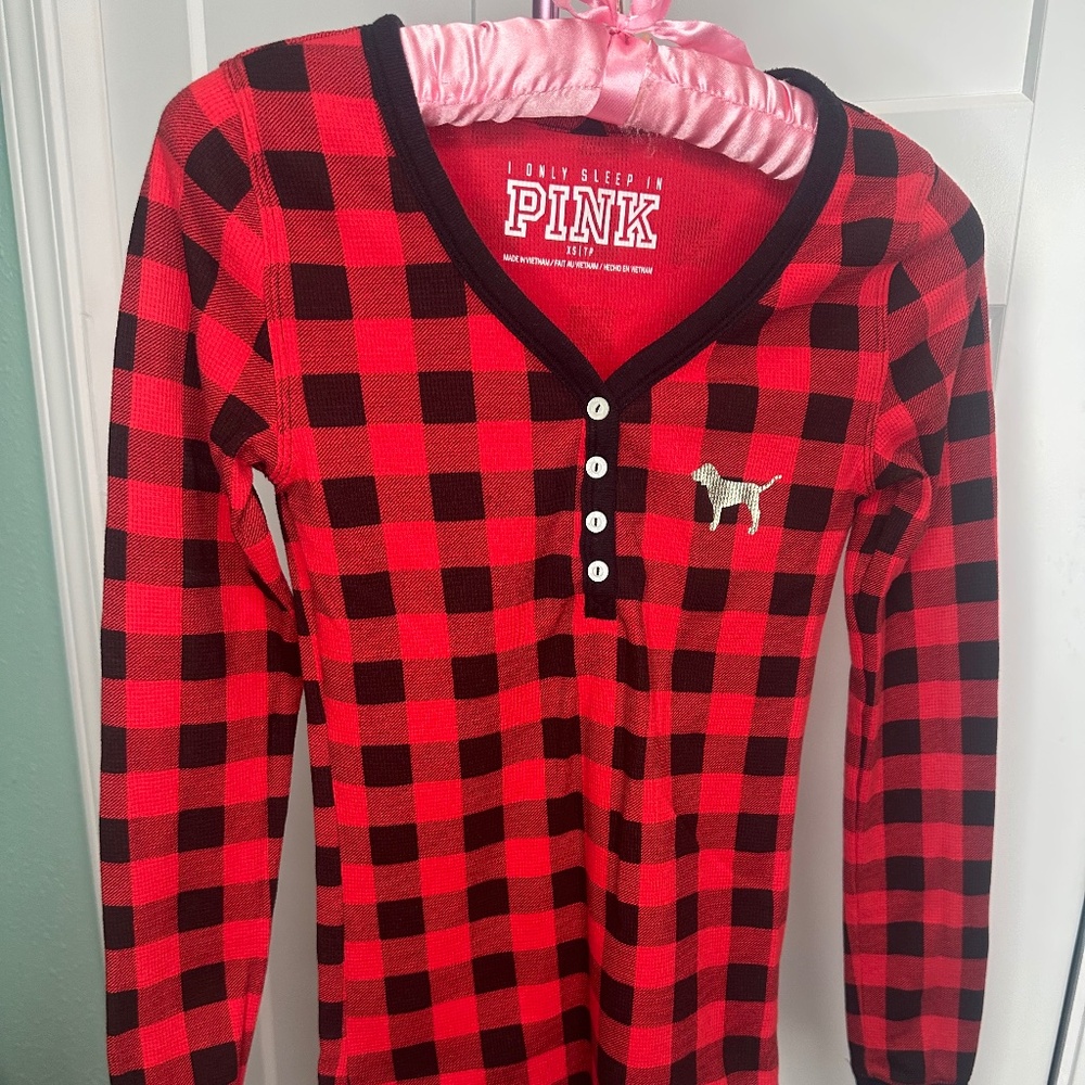 Victoria's Secret Pink red/black plaid thermal long-sleeve sleep tee XS dog